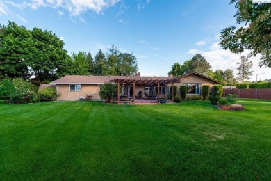 MLS# 284239 Welcome home! Nestled in a cul-de-sac, this charming on Meadow Springs Country Club in Washington - for sale on GolfHomes.com, golf home, golf lot
