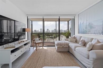 UNIT IN THE HEART OF AVENTURA JUST 5 MIN AWAY FROM THE BEACH on Turnberry Isle Resort and Club in Florida - for sale on GolfHomes.com, golf home, golf lot