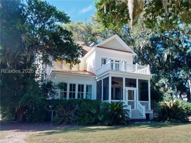 The quintessential custom built home with 4 spacious bedrooms, 3 on Haig Point Golf Club in South Carolina - for sale on GolfHomes.com, golf home, golf lot