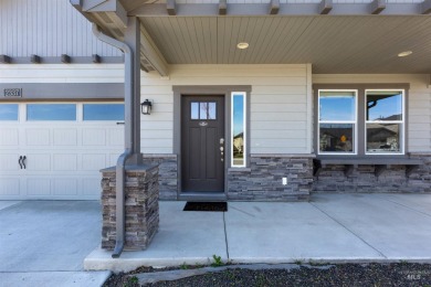ASSUMABLE FHA LOAN at 2.6%! Don't miss out on this turn-key home on Hunters Point Golf Club in Idaho - for sale on GolfHomes.com, golf home, golf lot
