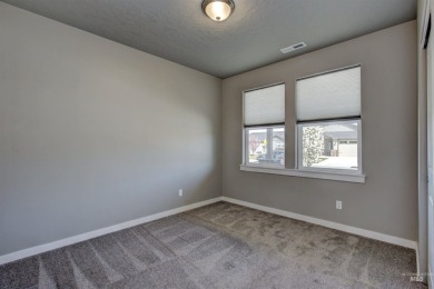 ASSUMABLE FHA LOAN at 2.6%! Don't miss out on this turn-key home on Hunters Point Golf Club in Idaho - for sale on GolfHomes.com, golf home, golf lot