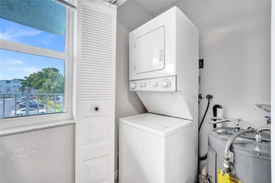 PRICED TO SELL!! Well-maintained, spacious and bright 2-bedroom on Oriole Golf and Tennis Club in Florida - for sale on GolfHomes.com, golf home, golf lot