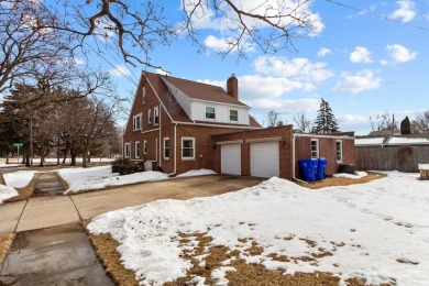 Well maintained, all brick upper/lower duplex is a fantastic on Reid Golf Course in Wisconsin - for sale on GolfHomes.com, golf home, golf lot