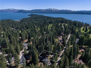 Lake Almanor Country Club! This adorable remodeled mountain on Lake Almanor Country Club in California - for sale on GolfHomes.com, golf home, golf lot