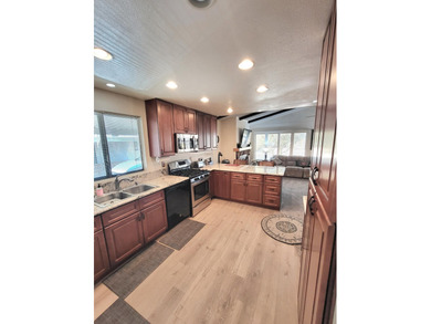 This well-maintained residence offers an open floor plan that on Palm Desert Greens Country Club in California - for sale on GolfHomes.com, golf home, golf lot