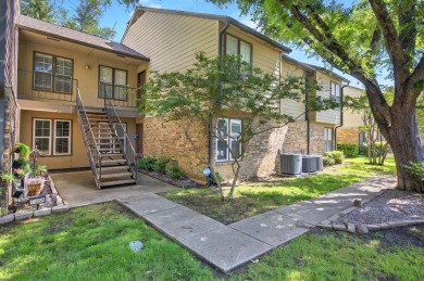 Welcome to this charming one bedroom, one bathroom condo located on Prestonwood Country Club - Dallas County in Texas - for sale on GolfHomes.com, golf home, golf lot