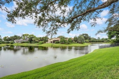 Fabulous end unit updated in 2018 with new baths, kitchen on Frenchmans Creek Country Club in Florida - for sale on GolfHomes.com, golf home, golf lot