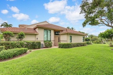 Fabulous end unit updated in 2018 with new baths, kitchen on Frenchmans Creek Country Club in Florida - for sale on GolfHomes.com, golf home, golf lot