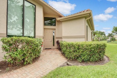 Fabulous end unit updated in 2018 with new baths, kitchen on Frenchmans Creek Country Club in Florida - for sale on GolfHomes.com, golf home, golf lot