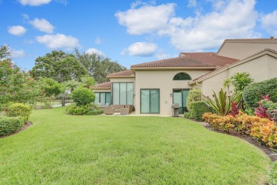 Fabulous end unit updated in 2018 with new baths, kitchen on Frenchmans Creek Country Club in Florida - for sale on GolfHomes.com, golf home, golf lot