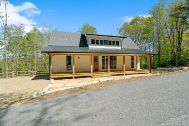 New construction features maximum *must haves* in a compact on Trillium Links in North Carolina - for sale on GolfHomes.com, golf home, golf lot