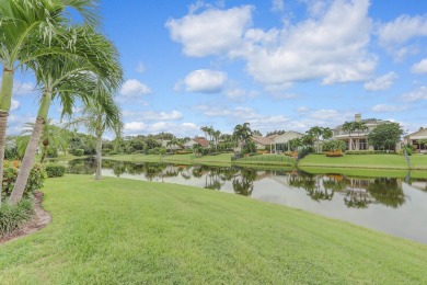 Fabulous end unit updated in 2018 with new baths, kitchen on Frenchmans Creek Country Club in Florida - for sale on GolfHomes.com, golf home, golf lot