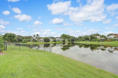 Fabulous end unit updated in 2018 with new baths, kitchen on Frenchmans Creek Country Club in Florida - for sale on GolfHomes.com, golf home, golf lot