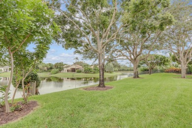 Fabulous end unit updated in 2018 with new baths, kitchen on Frenchmans Creek Country Club in Florida - for sale on GolfHomes.com, golf home, golf lot