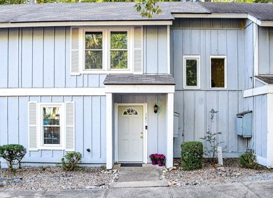 Updated Desoto Courts townhome...This 2 bedroom 1.5 bath beauty on DeSoto Golf Course in Arkansas - for sale on GolfHomes.com, golf home, golf lot