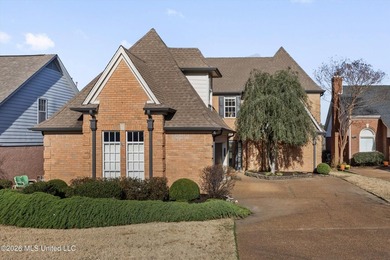 Beautifully updated home in the desirable Plantation golf course on The Plantation Golf Club in Mississippi - for sale on GolfHomes.com, golf home, golf lot