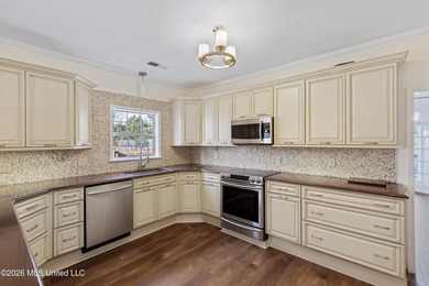 Beautifully updated home in the desirable Plantation golf course on The Plantation Golf Club in Mississippi - for sale on GolfHomes.com, golf home, golf lot