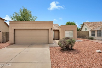 Single level home in the heart of Ahwatukee!  Pool size back on Ahwatukee Country Club in Arizona - for sale on GolfHomes.com, golf home, golf lot