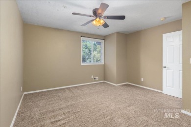 Love where you live in Eagle - mature neighborhood and walking on Eagle Hills Golf Course in Idaho - for sale on GolfHomes.com, golf home, golf lot