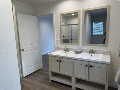 MLS# 284252 This brand new 3 bed, 2 bath Marlette manufactured on Desert Aire Golf Course in Washington - for sale on GolfHomes.com, golf home, golf lot