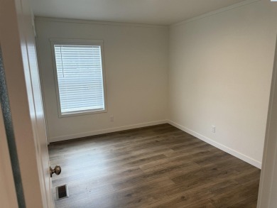 MLS# 284252 This brand new 3 bed, 2 bath Marlette manufactured on Desert Aire Golf Course in Washington - for sale on GolfHomes.com, golf home, golf lot