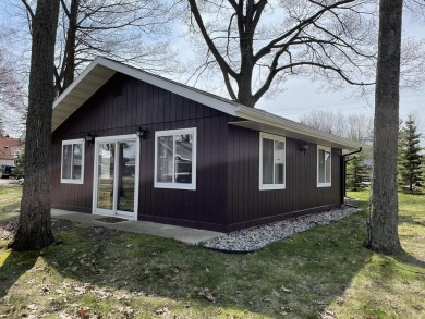 150' shared LAKEFRONT on Houghton Lake! 150' dock with on Pine View Highlands Golf Course in Michigan - for sale on GolfHomes.com, golf home, golf lot