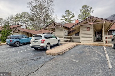 Newly carpeted,  open floor plan, large dining & living room on Kingwood Golf Club and Resort in Georgia - for sale on GolfHomes.com, golf home, golf lot