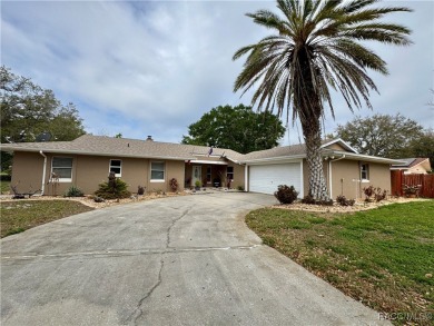 3-Bedroom, 2-Bath Pool Home in Crystal River just waiting for on Plantation Inn and Golf Resort  in Florida - for sale on GolfHomes.com, golf home, golf lot