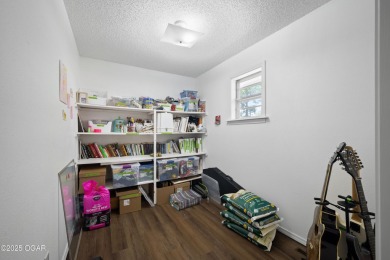 Welcome to this spacious one level 2,500 square foot home on Briarbrook Golf Course in Missouri - for sale on GolfHomes.com, golf home, golf lot