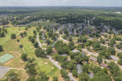 Welcome to this spacious one level 2,500 square foot home on Briarbrook Golf Course in Missouri - for sale on GolfHomes.com, golf home, golf lot