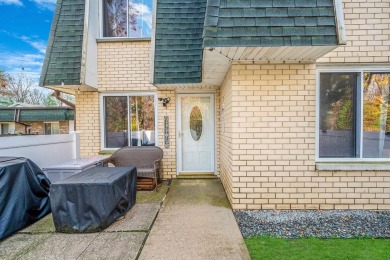 Bright and spacious Carlton unit now available in sought-after on Blue Ridge Golf Club in New York - for sale on GolfHomes.com, golf home, golf lot