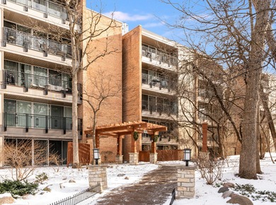 Four Lakes 1st Floor Condo! Conveniently located near the front on River Bend Golf Club in Illinois - for sale on GolfHomes.com, golf home, golf lot