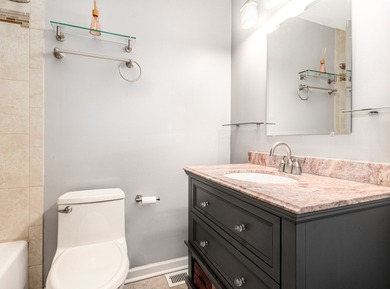 Four Lakes 1st Floor Condo! Conveniently located near the front on River Bend Golf Club in Illinois - for sale on GolfHomes.com, golf home, golf lot