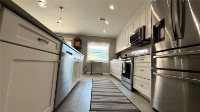 Enjoy this charming Atwell model in On Top of the World. This on On Top of the World Golf Course in Florida - for sale on GolfHomes.com, golf home, golf lot