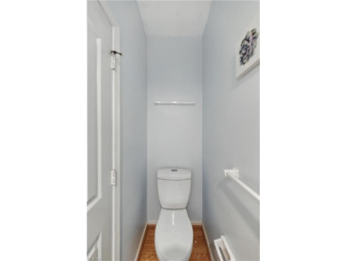 Beautiful End-Unit Condo with Two Primary Suites in Kempsville on Kempsville Greens Municipal Golf Course in Virginia - for sale on GolfHomes.com, golf home, golf lot