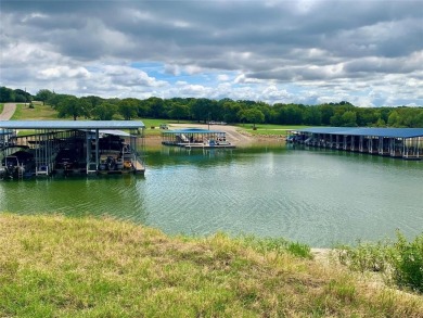 Welcome to your perfect getaway! This beautiful .5-acre vacant on White Bluff Resort - New Course in Texas - for sale on GolfHomes.com, golf home, golf lot