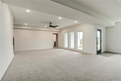 MOVE-IN READY! This reverse 1.5-story home offers a modern on Heritage Park Golf Course in Kansas - for sale on GolfHomes.com, golf home, golf lot