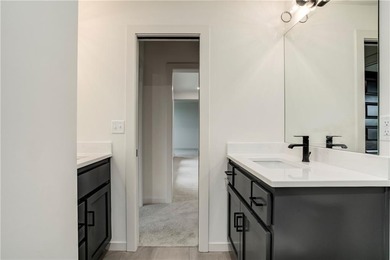 MOVE-IN READY! This reverse 1.5-story home offers a modern on Heritage Park Golf Course in Kansas - for sale on GolfHomes.com, golf home, golf lot