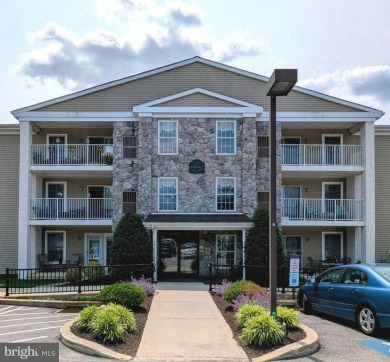 Fabulous 2-bedroom, 2 bath first-floor condo in the sought-after on Westover Golf Club in Pennsylvania - for sale on GolfHomes.com, golf home, golf lot