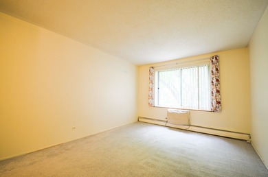 Must-See! Immaculate, Move-In Ready Ground-Floor Condo in on Arlington Lakes Golf Club in Illinois - for sale on GolfHomes.com, golf home, golf lot