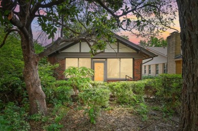 Amazing and rare opportunity to remodel your dream home in on Stevens Park Golf Course in Texas - for sale on GolfHomes.com, golf home, golf lot