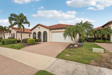 This better-than-new, 2-bedroom plus den/office, 2.5-bath on Sarasota National Golf Club in Florida - for sale on GolfHomes.com, golf home, golf lot