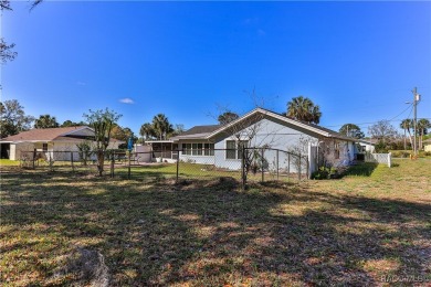 This spacious 3-bedroom 2-bath home is located in the heart of on Plantation Inn and Golf Resort  in Florida - for sale on GolfHomes.com, golf home, golf lot