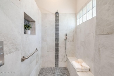 Rarely on the market!!  This OV Country Club Townhome has been on Oro Valley Country Club in Arizona - for sale on GolfHomes.com, golf home, golf lot