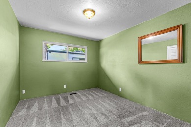 Updated Old East Medford with a huge yard, finished shop, and on Rogue Valley Country Club in Oregon - for sale on GolfHomes.com, golf home, golf lot