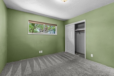 Updated Old East Medford with a huge yard, finished shop, and on Rogue Valley Country Club in Oregon - for sale on GolfHomes.com, golf home, golf lot