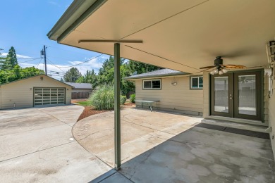 Updated Old East Medford with a huge yard, finished shop, and on Rogue Valley Country Club in Oregon - for sale on GolfHomes.com, golf home, golf lot