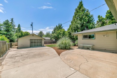 Updated Old East Medford with a huge yard, finished shop, and on Rogue Valley Country Club in Oregon - for sale on GolfHomes.com, golf home, golf lot