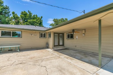 Updated Old East Medford with a huge yard, finished shop, and on Rogue Valley Country Club in Oregon - for sale on GolfHomes.com, golf home, golf lot