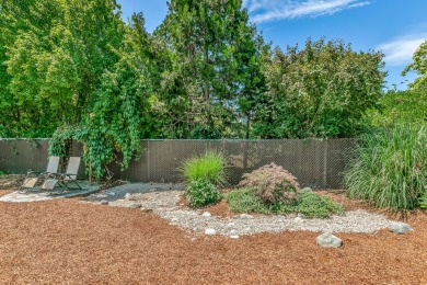 Updated Old East Medford with a huge yard, finished shop, and on Rogue Valley Country Club in Oregon - for sale on GolfHomes.com, golf home, golf lot